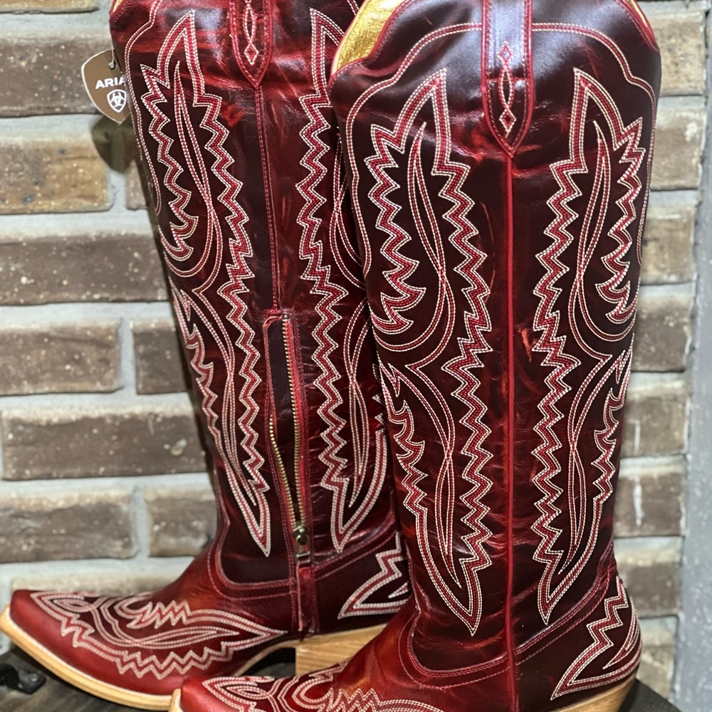 Ariat Women's Casanova Red Heeled Boots - Picture 3 of 5